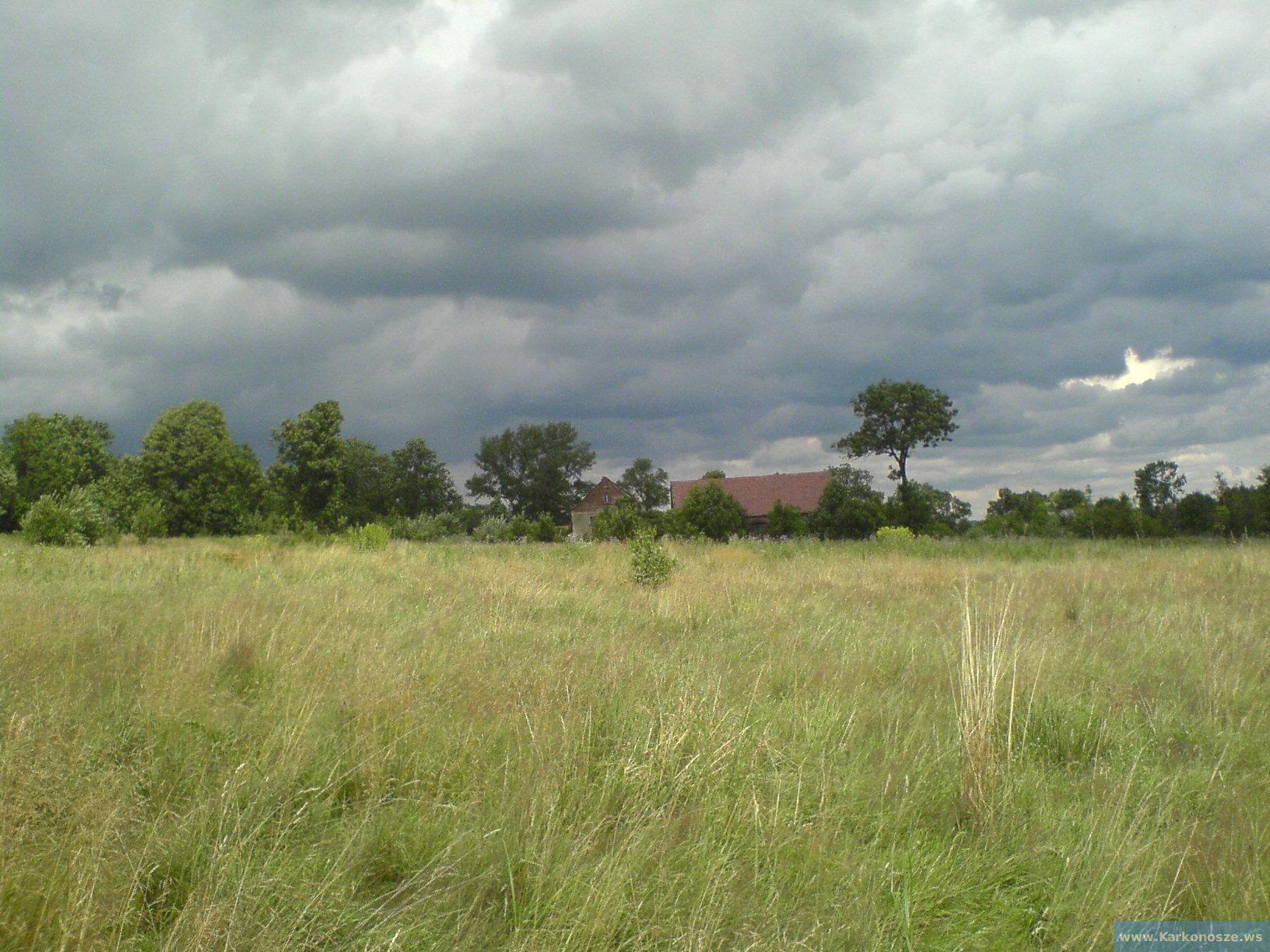 Grudza-chmury nad wioską
